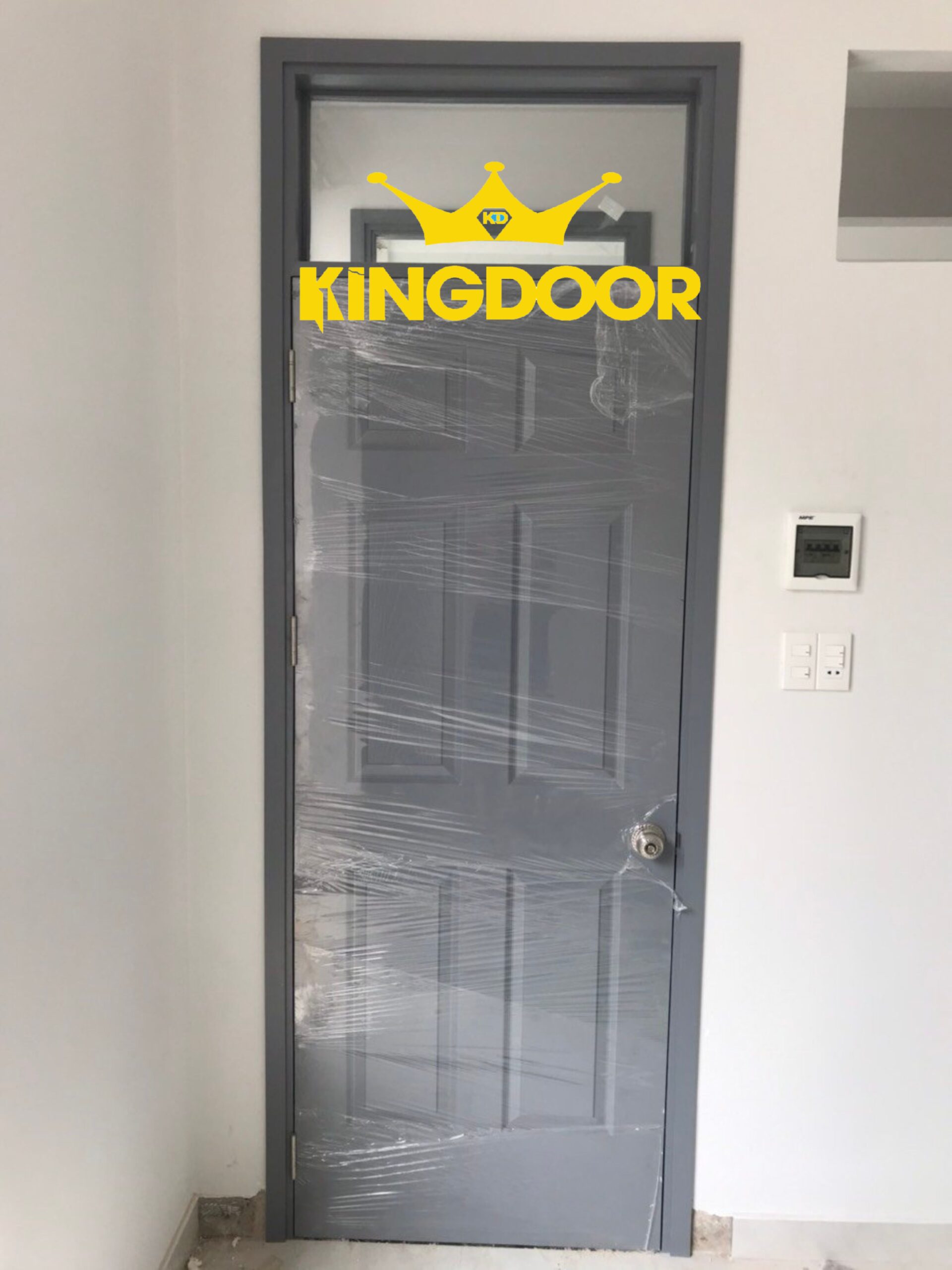 Cửa gỗ công nghiệp HDF tại Hóc Môn