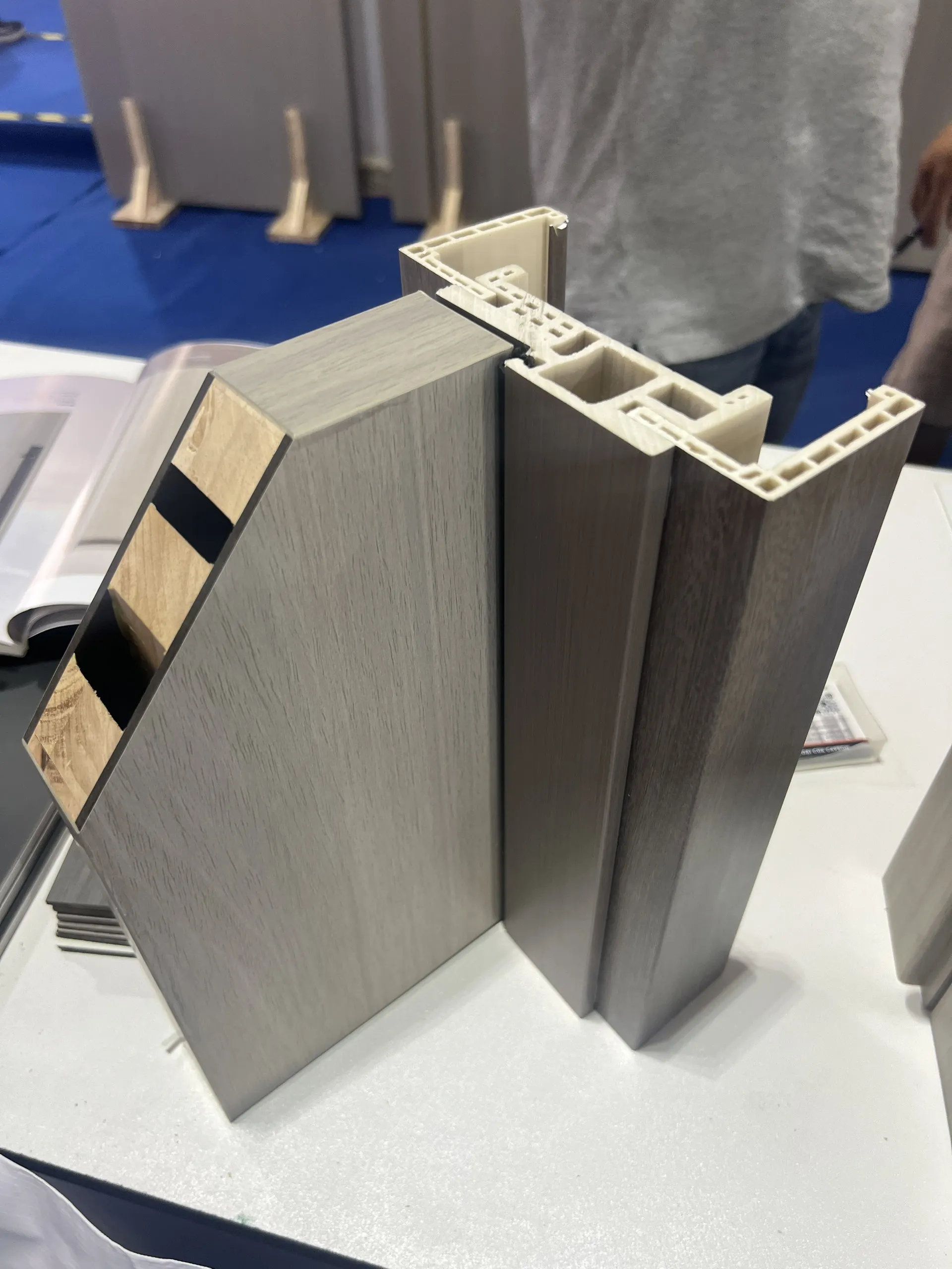 Báo giá cửa gỗ carbon tại Châu Đức Bà Rịa Vũng Tàu