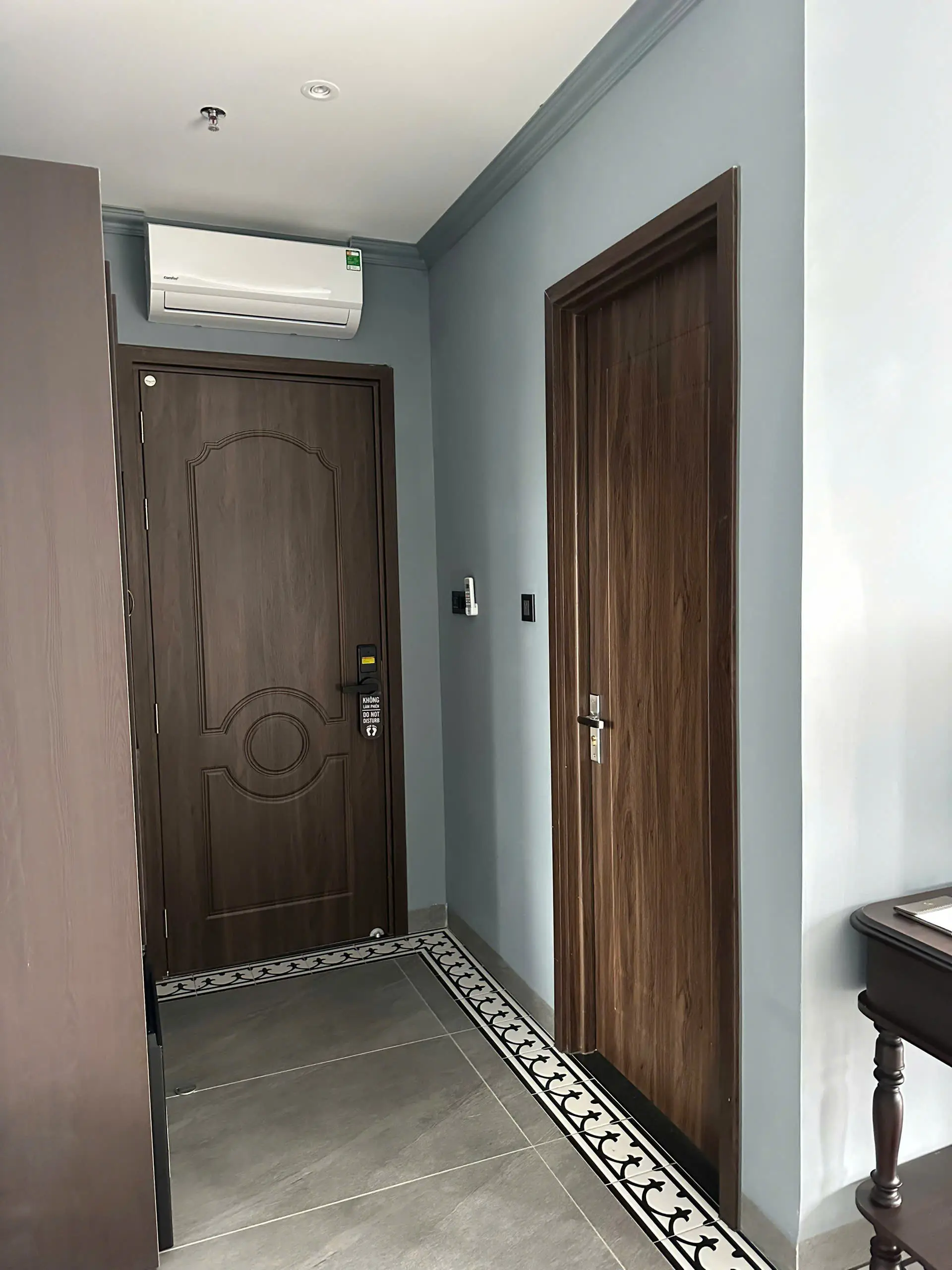 Cửa nhựa composite cho khách sạn Cửa nhựa composite cho khách sạn